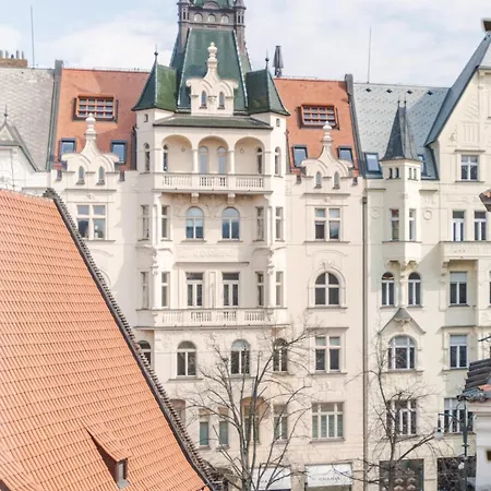 Overlook Rooftops From The Bay Window In The Jewish Quarter Апартаменты Прага